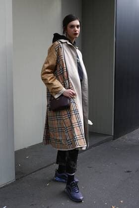 A chic showgoer attending the Dolce & Gabbana show during Milan Fashion Week - Feb 24,2019 - MFW: Fall 2019 Street Style Day 5, Milan Italy  Copyright: xValentinaxRanierix VRMFW20190224ZDC92