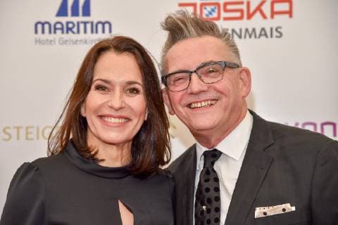 14. Steiger Award am 16.03.2019 im Casino der Zeche Zollverein in Essen Anne Will, links bekommt den Steiger Award in der Kategorie Medien verliehen und Götz Alsmann