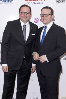 Thomas Kufen mit Ehemann David Lüngen bei der Verleihung vom 14. Steiger Award 2019 im Casino Zollverein. Essen, 16.03.2019