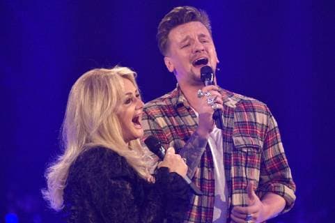 Bonnie Tyler und Ben Zucker in der TV Show Alle singen Kaiser - das große Schlagerfest in der Media City. Leipzig, 16.03.2019 *** Bonnie Tyler and Ben Zucker on the TV show Alle singen Kaiser das große Schlagerfest in der Media City Leipzig 16 03 2019 Foto:xF.xKernx xFuturexImage