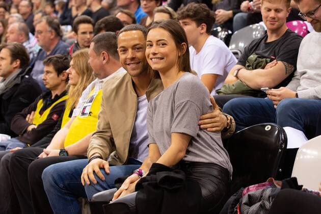 Entertainment Themen der Woche KW11 Entertainment Bilder des Tages Bonn, Deutschland 17.03.2019, Basketball Bundesliga, BBL, Telekom Baskets Bonn vs. BG Goettingen: Andrej Mangold und Jenny Lange. Basketball BBL, Telekom Baskets Bonn vs BG Goettingen *** Bonn Germany 17 03 2019 Basketball Bundesliga BBL Telekom Baskets Bonn vs BG Goettingen Andrej Mangold and Jenny Lange Basketball BBL Telekom Baskets Bonn vs BG Goettingen