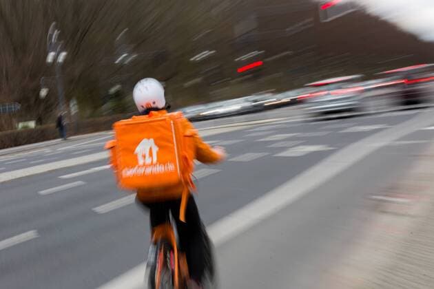 17.03.2019, Berlin, Deutschland, GER - Fahrradkurier des Lieferdienstes Lieferando.de . .