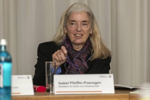 Mehr Geld für die freie Musikszene? Im Bild die NRW-Kultur- und Wissenschaftsministerin Isabel Pfeiffer-Poensgen. Bei einem Pressegespräch erläuterte die Ministerin im Stadtgarten Köln in der Venlo-Lounge am 18. 03. 19. die Pläne der Landesregierung, der Freien Szene Musik mehr Geld zur Verfügung zu stellen und neue Förderungen zukommen zu lassen. Köln Nordrhein-Westfalen Deutschland