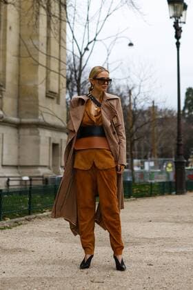 Blogger Leonie Hanne attending the Akris show during Paris Fashion Week - March 3, 2019 - PFW: Fall 2019 Street Style Day 7, Paris France  Copyright: xValentinaxRanierix VRPFW20190303ZDC63