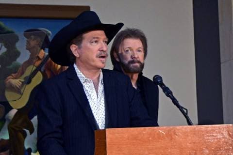 18 March 2019 - Nashville, Tennessee - Kix Brooks, Ronnie Dunn, Brooks & Dunn. CMA Presents Country Music Hall Of Fame 2019 Inductee Ceremony at The Country Music Hall of Fame. Photo Credit: Dara-Michelle Farr AdMedia 236627 2019-03-18 TN Nashville Etats-Unis  Copyright: xAdMediax STAR_236627_009