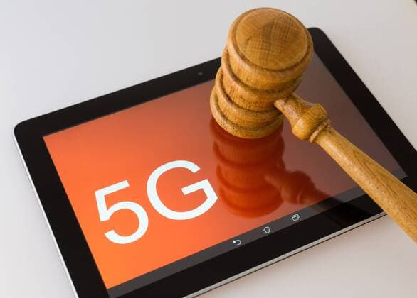 News Themen der Woche KW12 News Bilder des Tages Symbolbild zur 5G Versteigerung, Mainz, Deutschland. 5G Netz *** Symbol picture of the 5G auction Mainz Germany 5G network