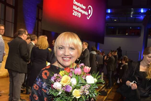 17. Deutscher Hoerfilmpreis Claudia Roth Buehnenabschlussbild zum 17. Deutscher Hoerfilmpreis in der Hauptstadtrepraesentanz der Deutschen Telekom in Berlin am 19.03.2019