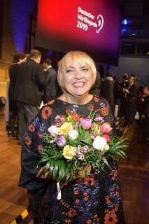 17. Deutscher Hoerfilmpreis Claudia Roth Buehnenabschlussbild zum 17. Deutscher Hoerfilmpreis in der Hauptstadtrepraesentanz der Deutschen Telekom in Berlin am 19.03.2019