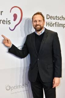Steven Gätjen bei der Verleihung des 17. Deutschen Hörfilmpreises 2019 in der Hauptstadtrepräsentanz der Deutschen Telekom. Berlin, 19.03.2019