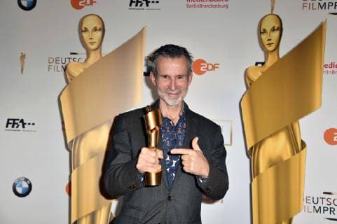 Ulrich Matthes beim Fototermin bei der Pressekonferenz anlässlich der Nominierungsbekanntgabe zum Deutschen Filmpreis 2019 in der Deutschen Kinemathek. Berlin, 20.03.2019