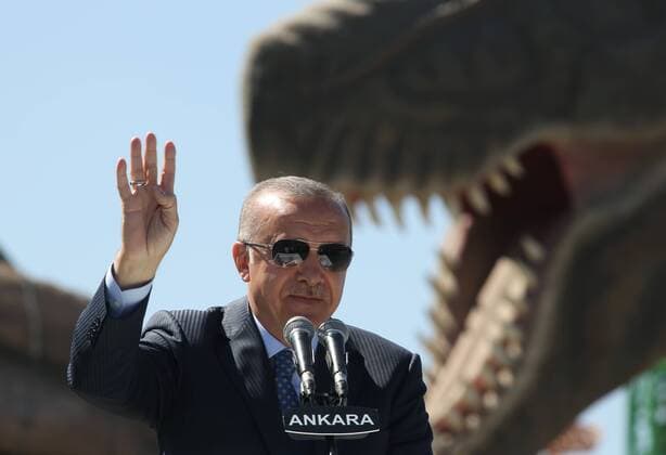 News Themen der Woche KW12 News Bilder des Tages Turkish President Recep Tayyip ErdoÄüan opened a $400 million theme-park which includes a display of giant dinosaurs as his party campaigned for March 31 local elections.  16307478
