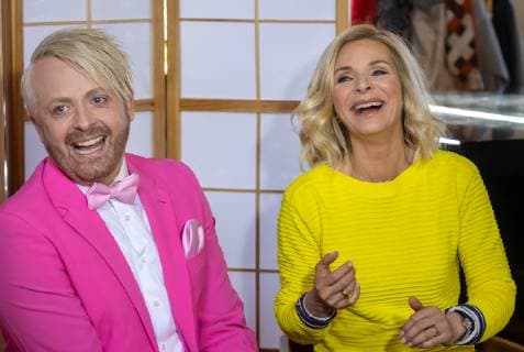Dreharbeiten für die MDR Sendung Musik für Sie im Rathaus in Annaberg-Buchholz am 20.03.2019. Sänger und Entertainer Ross Antony und Moderatorin Uta Bresan lachen. Annaberg-Buchholz Sachsen Deutschland
