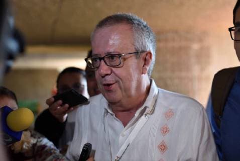 March 21, 2019 - EUM20190321NAC20.JPG.ACAPULCO, Gro., Convention Convencion Bancaria.- 21 de marzo de 2019.- El titular de la Secretaria de Hacienda y Credito Publico (SHCP), Carlos Urzua, entrevistado por los medios de comunicacion en el marco de la Convencion Bancaria que inicia la tarde de este jueves en este puerto. Foto: Agencia EL UNIVERSAL RCC. Copyright: xSalvadorxCisnerosxSilvax
