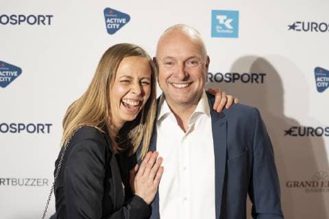 Preisverleihung Deutscher Sportjournalistenpreis 2019 - Roter Teppich Gala-Event im Grand Elysee Hamburg - Moderatorin Lisa Heckl mit Moderator Frank Buschmann;Preisverleihung Deutscher Sportjournalistenpreis 2019 - Roter Teppich Gala-Event im Grand Elysee Hamburg -, Hamburg Hamburg Deutschland Hotel Grand Elysee