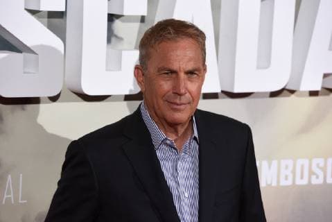 Spain: Emboscada Final premiere in Madrid Actor Kevin Costner, 64 years-old, poses for media as he arrives for the premiere of Highwaymen ( Emboscada final ) at Capitol cinema in Madrid. Madrid Madrid Spain  JorgexSanz