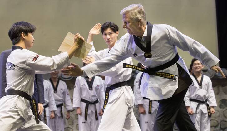 Entertainment Themen der Woche KW13 Entertainment Bilder des Tages King Philippe - Filip of Belgium pictured in action at a demonstration of Taekwondo exercices, during a visit to Kukkiwon World Taekwondo Headquarters, on the third day of a State Visit in Seoul, South Korea, Wednesday 27 March 2019. The Belgian Royal couple is on a four days state visit to South Korea.  BENOITxDOPPAGNE 05555954