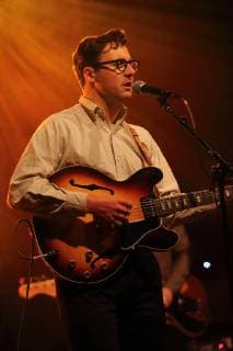 Nick Waterhouse bei einem Konzert im Columbia Theater in Berlin, 27. März 2019. Konzert von Nick Waterhouse in Berlin