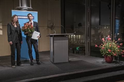 Berliner Akademie der Künste Kathrin Röggla, AdK und Danilo Scholz. -- Der Heinrich-Mann-Preis 2019 geht an den Autor und Wissenschaftler Danilo Scholz. Adam Tooze, Wirtschaftshistoriker, Laudatio Mascha Schneider, Schauspielerin, liest Texte von Heinrich Mann. Kathrin Röggla, AdK, Begrüßung und Preisverleihung. in der Berliner Akademie der Künste am 27.03.2019