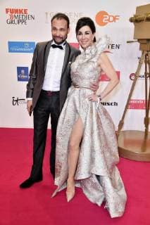 Alexander-Klaus Stecher mit Ehefrau Judith Williams bei der 54. Verleihung der Goldenen Kamera 2019 im Flughafen Tempelhof. Berlin, 30.03.2019