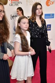 Greta Thunberg und Luisa Neubauer bei der 54. Verleihung der Goldenen Kamera 2019 im Flughafen Tempelhof. Berlin, 30.03.2019