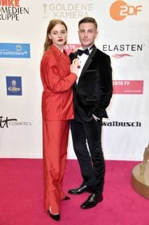 Luna Wedler und Jannik Schümann bei der 54. Verleihung der Goldenen Kamera 2019 im Flughafen Tempelhof. Berlin, 30.03.2019
