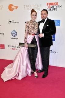 Barbara Meier mit Freund Klemens Hallmann bei der 54. Verleihung der Goldenen Kamera 2019 im Flughafen Tempelhof. Berlin, 30.03.2019