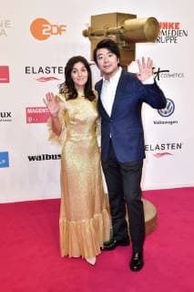 Katie Melua und Lang Lang bei der 54. Verleihung der Goldenen Kamera 2019 im Flughafen Tempelhof. Berlin, 30.03.2019