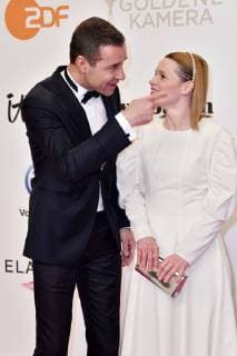 Kai Pflaume und Karoline Herfurth bei der 54. Verleihung der Goldenen Kamera 2019 im Flughafen Tempelhof. Berlin, 30.03.2019