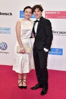 Lena Urzendowsky und Sebastian Urzendowsky bei der 54. Verleihung der Goldenen Kamera 2019 im Flughafen Tempelhof. Berlin, 30.03.2019