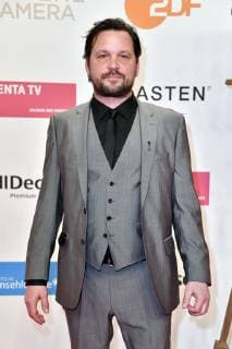 Sascha Alexander Gersak bei der 54. Verleihung der Goldenen Kamera 2019 im Flughafen Tempelhof. Berlin, 30.03.2019