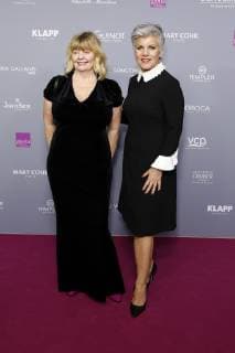 Inger Nilsson und Birgit Schrowange bei der 6. Verleihung des Deutschen Kosmetikpreises Gloria 2019 im Hilton Hotel. Düsseldorf, 30.03.2019