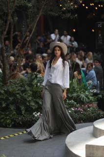 A model presents creations of Mexican designers Julia y Renata during the Mexico City Mercedes Benz Fashion Week, in Mexico City, Mexico, 01 April 2019. Mercedes Benz Fashion Week in Mexico City !ACHTUNG: NUR REDAKTIONELLE NUTZUNG!  Copyright: xSashenkaxGutierrezx AME4409 20190401-636897473641231708