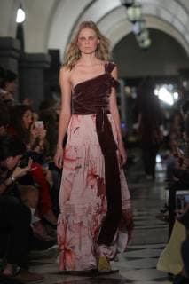 A model presents creations by the Mexican designer Sandra Weil during the Mexico s Fashion Week in Mexico City, Mexico, on 1 April 2019. Mexico s Fashion Week !ACHTUNG: NUR REDAKTIONELLE NUTZUNG!  Copyright: xSashenkaxGutierrezx AME4741 20190402-636897827252375636