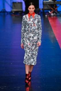 (190403) -- MEXICO CITY, April 3, 2019 (Xinhua) -- A model presents a creation at the Alexia Ulibarri Show during the Mercedes-Benz Fashion Week Mexico City in Mexico City, Mexico, April 2, 2019. (Xinhua Xin Yuewei) MEXICO-MEXICO CITY-FASHION WEEK 