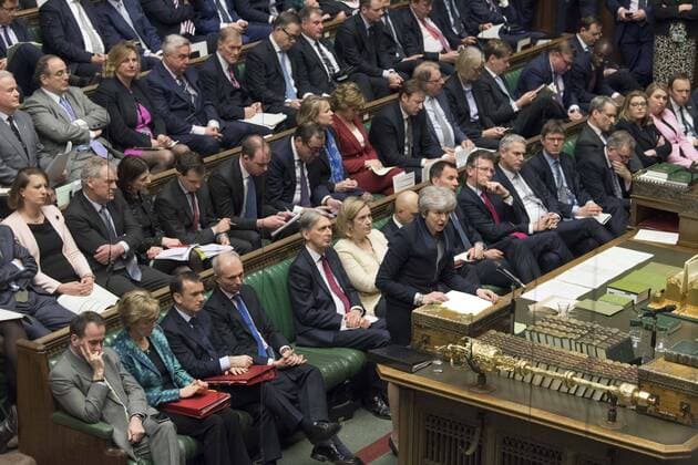 News Themen der Woche KW14 News Bilder des Tages (190404) -- LONDON, April 4, 2019 -- British Prime Minister Theresa May attends the Prime Minister s Questions at the House of Commons in London April 3, 2019. British lawmakers on Wednesday night voted to support a bill that rules out no-deal and delays Britain s departure from the European Union in a narrow margin. UK Parliament Mark Duffy) BRITAIN-LONDON-PMQS HOCxMANDATORYxCREDIT:xUKxParliament MarkxDuffy 