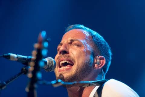 April 4, 2019 - Dublin, Dublin, Ireland - English singer-songwriter and guitarist James Morrison seen performing live on stage at Dublin s Olympia Theatre. Dublin Ireland - ZUMAs197 20190404_zaa_s197_071 Copyright: xBenxRyanx