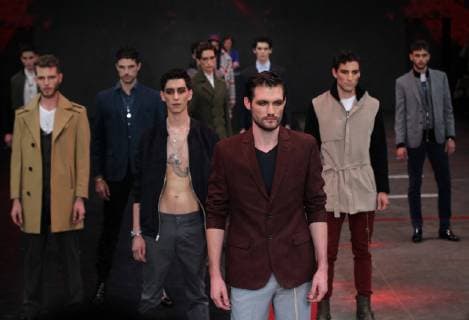 Models present creations by Mexican designer Galo Bertin during the Mexico s Fashion Week, in Mexico City, Mexico, on 4 April 2019. Mexico s Fashion Week !ACHTUNG: NUR REDAKTIONELLE NUTZUNG!  Copyright: xMarioxGuzmánx AME6521 20190405-636900342948434536