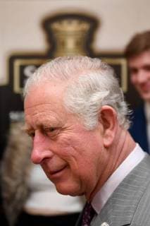 Entertainment Bilder des Tages Le prince Charles, prince de Galles visite officielle à la brasserie St Austell. PAP03192162 ST AUSTELL, ENGLAND - APRIL 05: Prince Charles, Prince of Wales laughs as he makes an official visit to St Austell Brewery on April 05, 2019 in St Austell, England. 237450 2019-04-05 St Austell Royaume Uni Prince Charles de Galles (Angleterre)  Copyright: xPapixsx xStarfacex STAR_237450_004