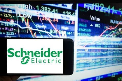 CAC 40 Unternehmen, Das Logo von Schneider Electric ist auf einem Bildschirm eines Smartphones zu sehen. Es ist im französischen Leitindex CAC 40 gelistet. CAC 40 steht für Cotation Assistee en Continu und es sind die 40 wichtigsten börsennotierten Unternehmen Frankreichs gelistet. Paris Ile de France Frankreich Euronext *** CAC 40 Company The Schneider Electric logo can be seen on the screen of a smartphone It is listed in the French leading index CAC 40 CAC 40 stands for Cotation Assistee en Continu and it is the 40 most important listed companies in France Paris Ile de France France Euronext