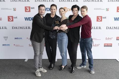 Verleihung 55. Grimme-Preis 2019 am Grimme-Institut in Marl - 55th Grimme Award 2019 - Christian Schwochow, Desiree Nosbusch, Paula Beer, Lisa Blumenberg, Oliver Kienle (von links) - Produktion Bad Banks;Verleihung 55. Grimme-Preis 2019 am Grimme-Institut in Marl - 55th Grimme Award 2019 -, Marl Nordrhein-Westphalen Deutschland Grimme-Institut
