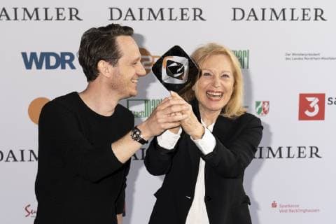 Verleihung 55. Grimme-Preis 2019 am Grimme-Institut in Marl - 55th Grimme Award 2019 - Maren Kroymann mit Sebastian Colley;Verleihung 55. Grimme-Preis 2019 am Grimme-Institut in Marl - 55th Grimme Award 2019 -, Marl Nordrhein-Westphalen Deutschland Grimme-Institut