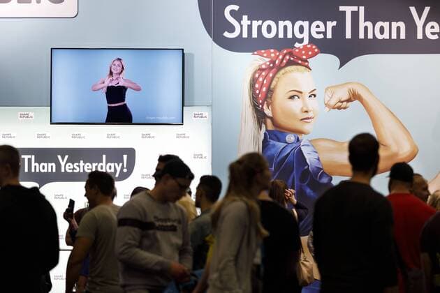 Konterfrei von Sophia Thiel auf der Internationalen Leitmesse für Fitness, Wellness und Gesundheit, sowie Bodybuilding, Kraftsport und Kampfsport FIBO 2019 auf der Koelnmesse. Köln, 05.04.2019