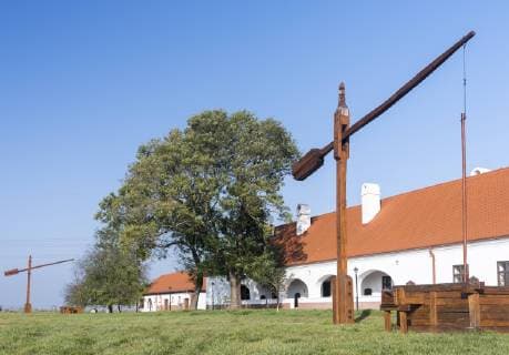 Traditional water well (well sweep or shadoof) in the hungarian lowland plains also called Puszta in the Hotobagy National Park, which is listed as UNESCO world heritage Europe, Eastern Europe, Hungary, November  Copyright: xMartinxZwickx EU13 MZW0500