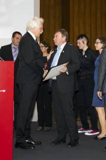 Verleihung des Lew-Kopelew-Preises Koeln Deutschland Datum: 07.04.2019 Kapitän Claus-Peter Reisch (Mission Life) mit Thomas Roth