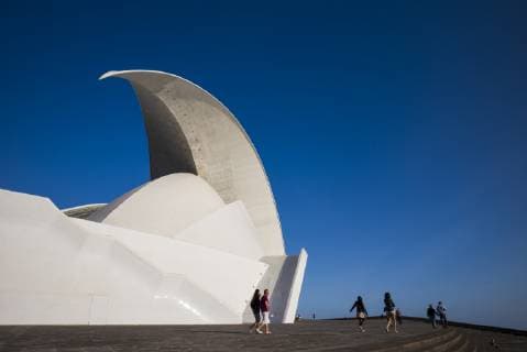 Architektur von Santiago Calatrava Spain, Canary Islands, Tenerife, Santa Cruz de Tenerife, Auditorio de Tenerife Adan Martin designed by Santiago Calatrava, exterior  Copyright: xWalterxBibikowx EU27 WBI1482
