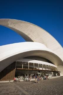 Architektur von Santiago Calatrava Spain, Canary Islands, Tenerife, Santa Cruz de Tenerife, Auditorio de Tenerife Adan Martin designed by Santiago Calatrava, exterior  Copyright: xWalterxBibikowx EU27 WBI1483