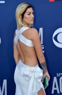 Cassadee Pope attends the 54th annual Academy of Country Music Awards held at the MGM Grand Garden Arena in Las Vegas, Nevada on April 7, 2019. The show will broadcast live on CBS.  LAP20190407161 JIMxRUYMEN