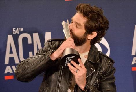 Thomas Rhett, winner of the award for Male Artist of the Year, appears backstage at the 54th annual Academy of Country Music Awards held at the MGM Grand Garden Arena in Las Vegas, Nevada on April 7, 2019. The show will broadcast live on CBS.  LAP20190407472 JIMxRUYMEN