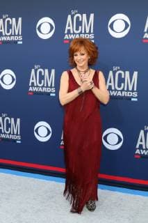 LAS VEGAS - APR 7: Reba McEntire at the 54th Academy of Country Music Awards at the MGM Grand Garden Arena on April 7, 2019 in Las Vegas, NV  Copyright: xHutchinsxPhotox xIPAx xHutchinsxPhotox