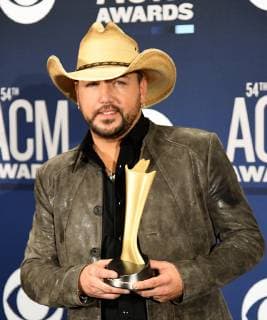 April 7, 2019 - Las Vegas, NV, USA - LAS VEGAS, NEVADA - APRIL 07: Artist of the Decade award winner Jason Aldean poses in the press room during the 54th Academy Of Country Music Awards at MGM Grand Hotel & Casino on April 07, 2019 in Las Vegas, Nevada. Photo: imageSPACE Las Vegas USA - ZUMAs181 20190407_zea_s181_459 Copyright: xImagespacex